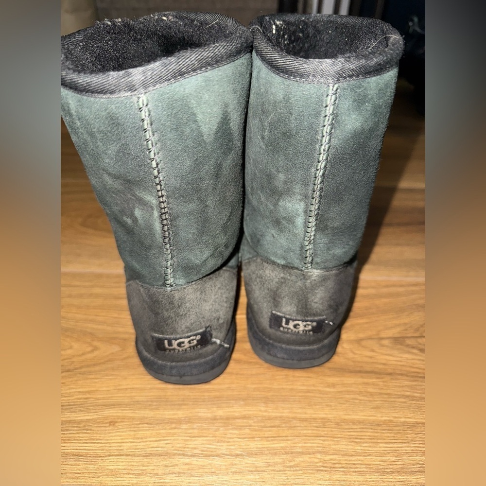 UGG Australia Classic Short Boots Black Suede Womens Size 8 - Picture 2 of 6